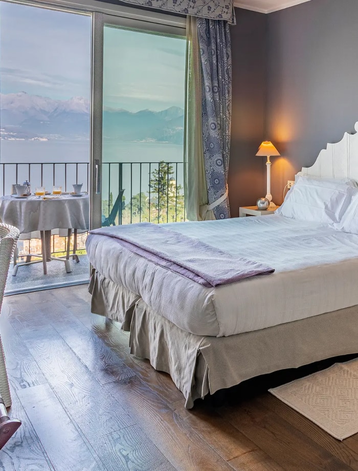 Double room with lake view balcony, in Bellagio
